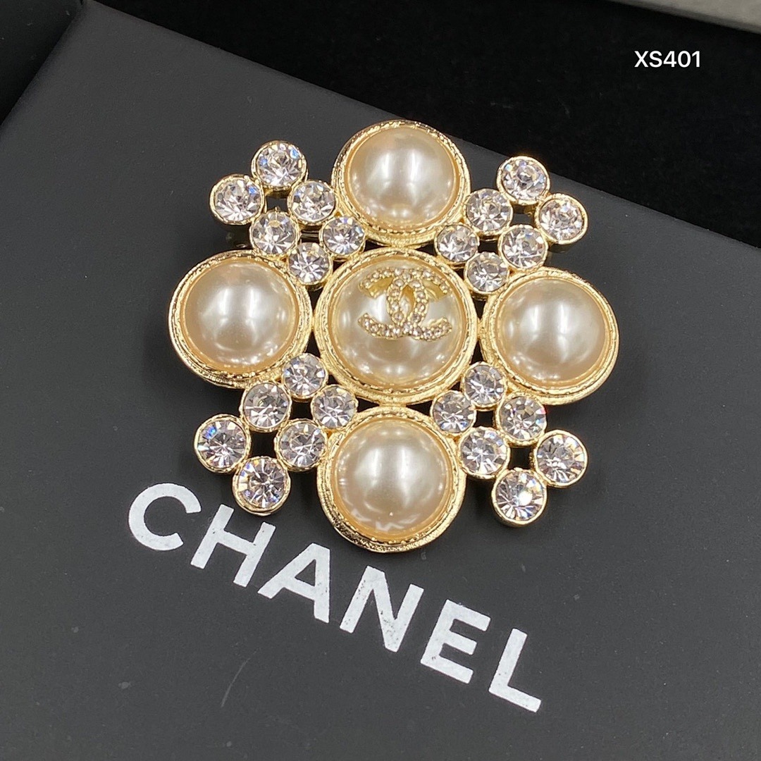 Brooch 358