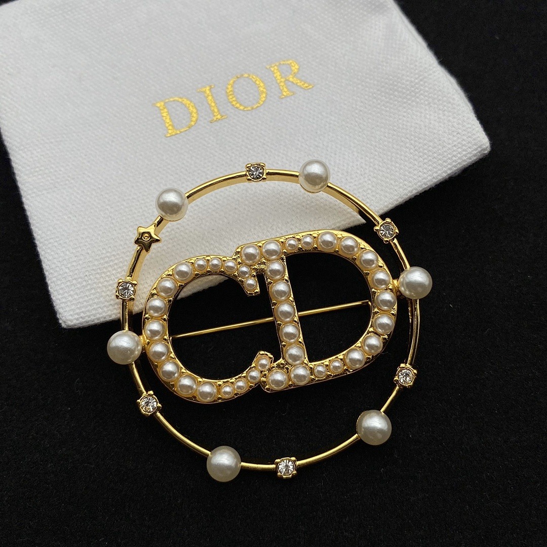 Brooch 363