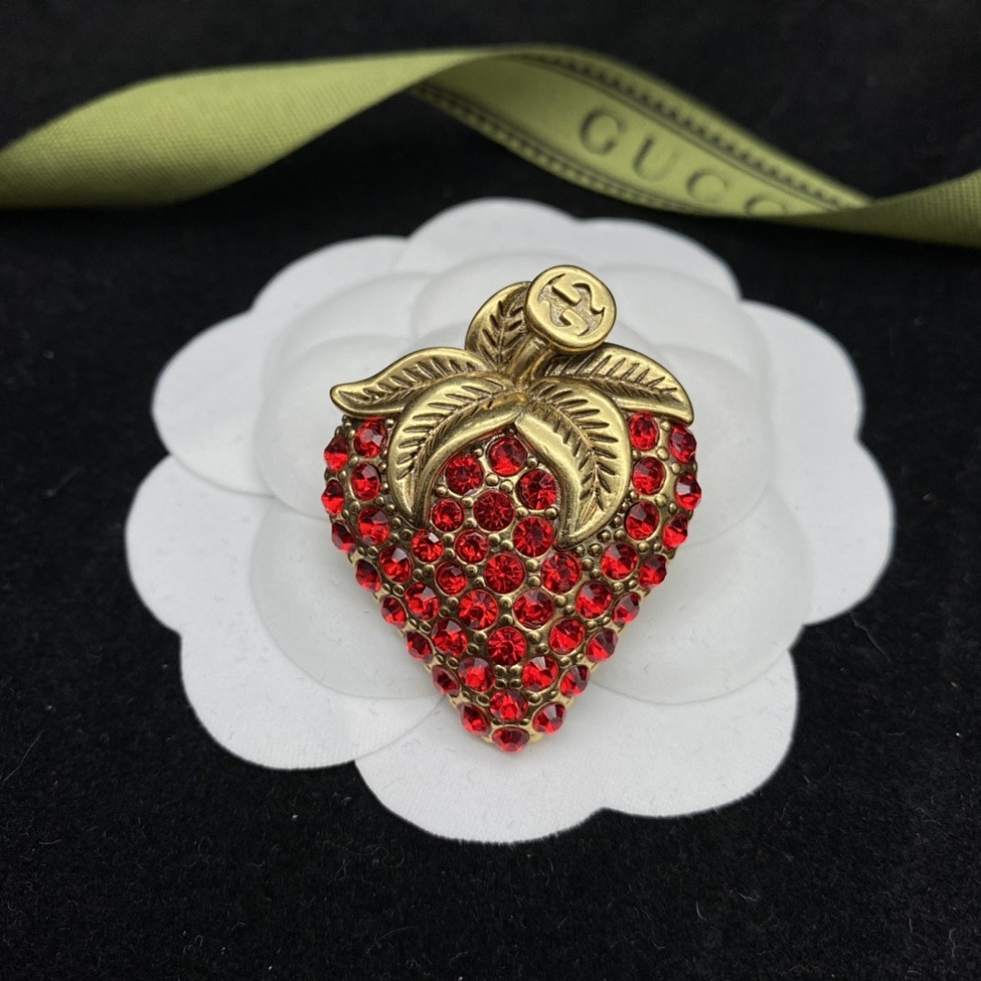 Brooch 366