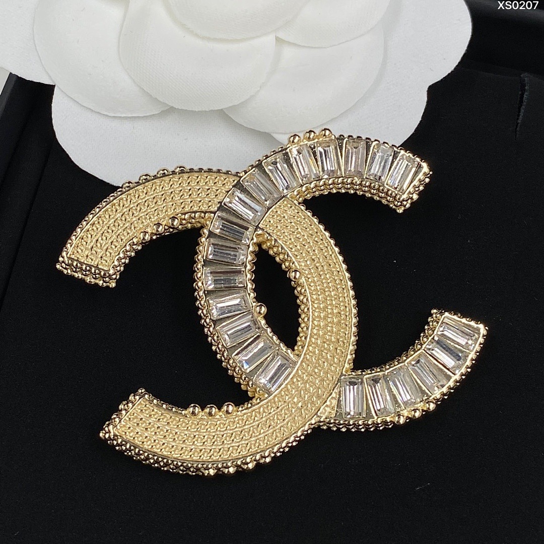 Brooch 389