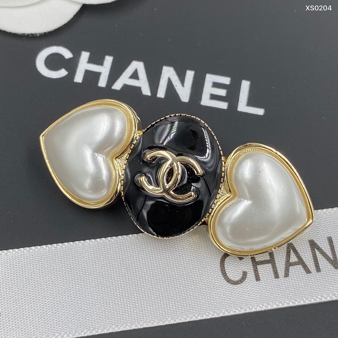 Brooch 393