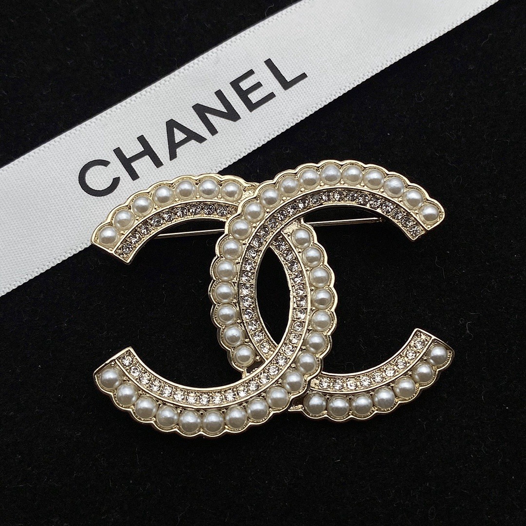Brooch 405