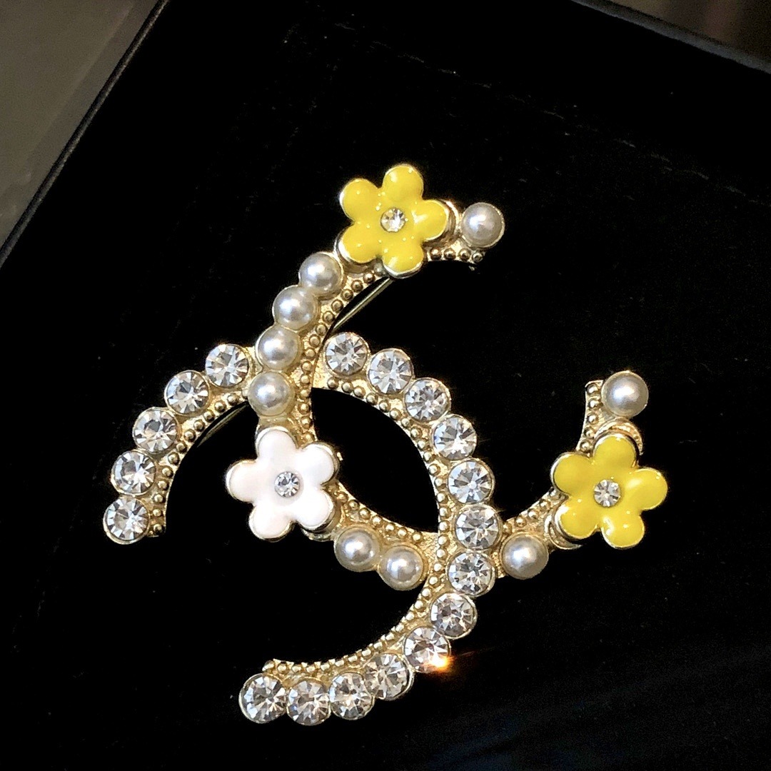 Brooch 411