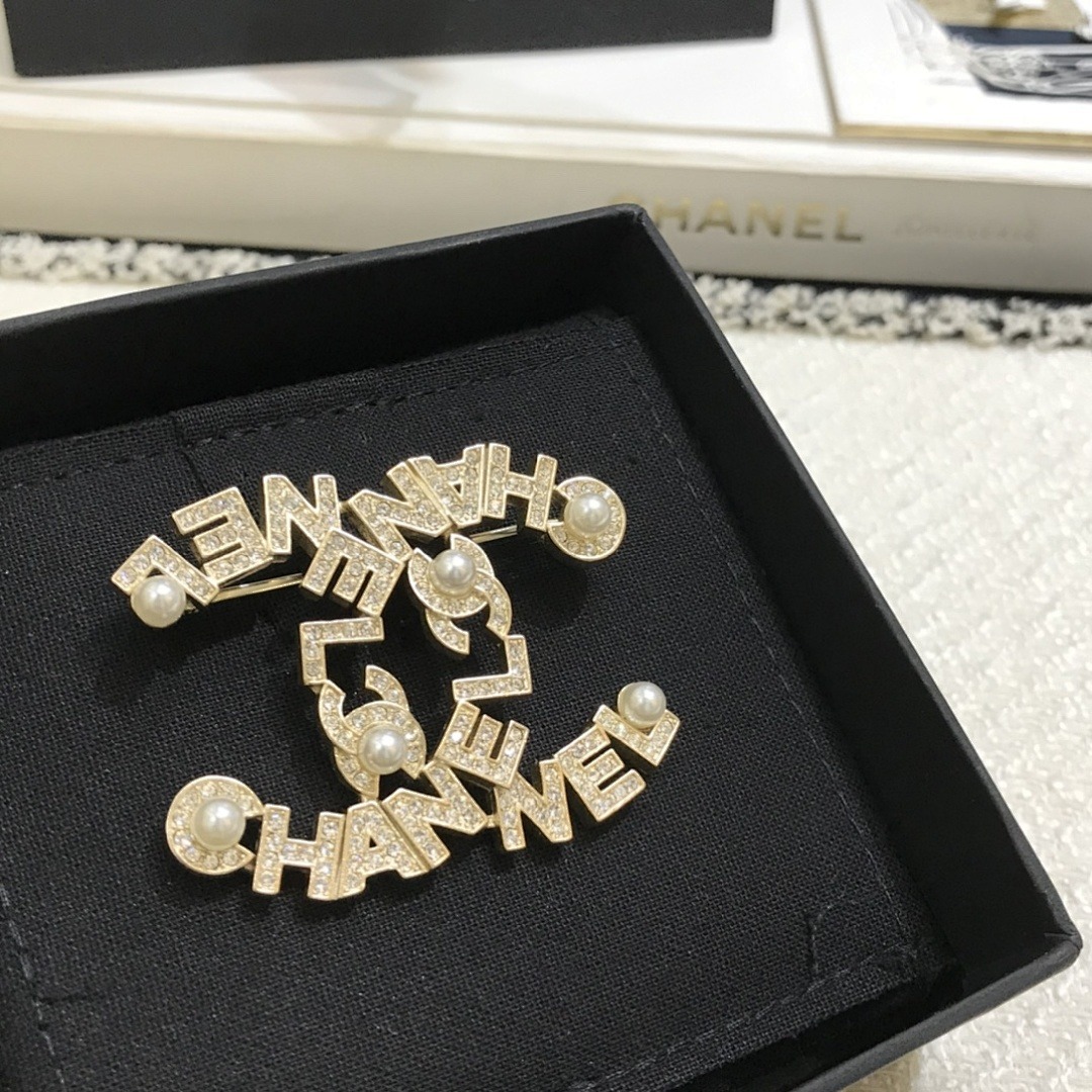 Brooch 413