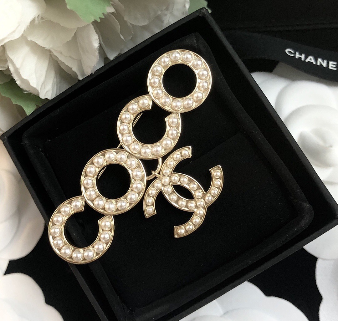 Brooch 416