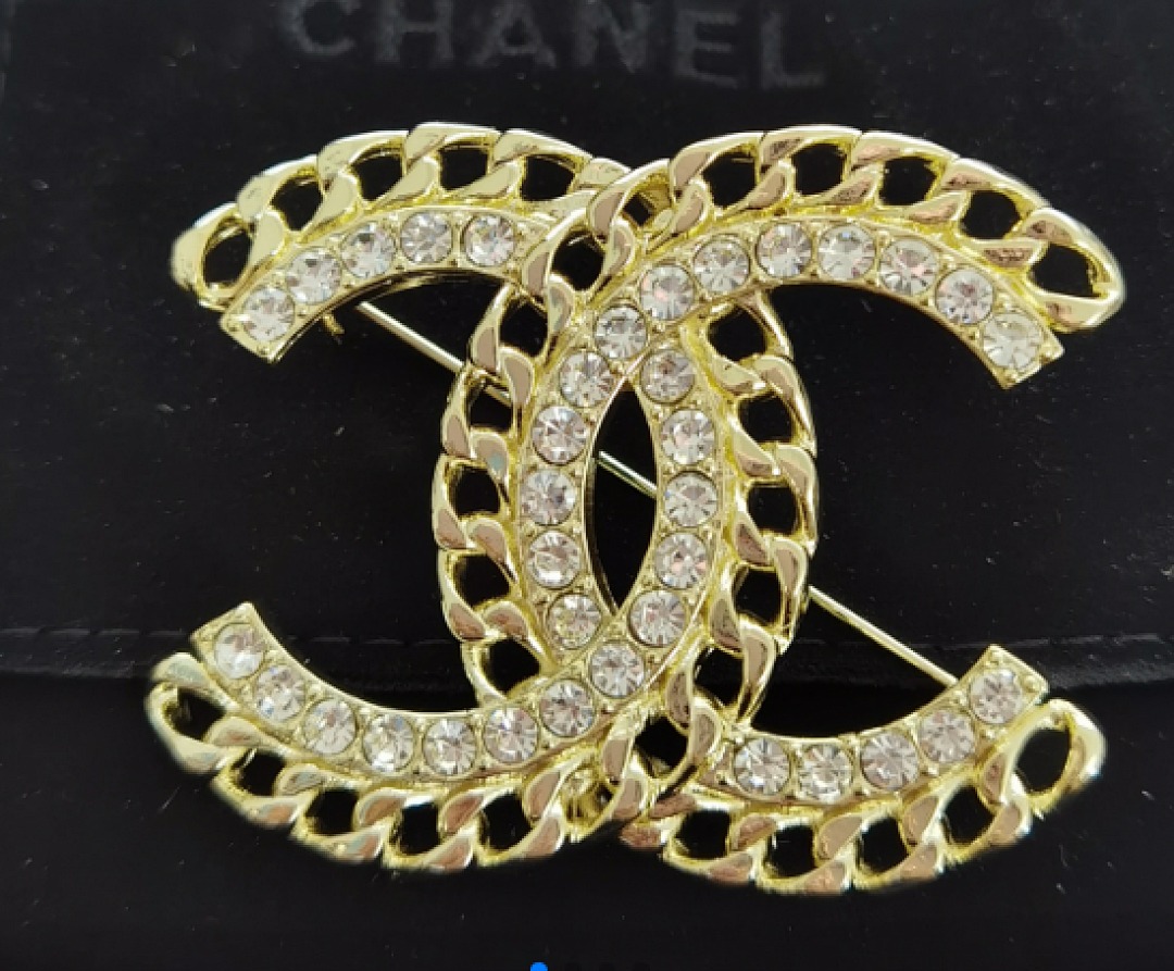 Brooch 426