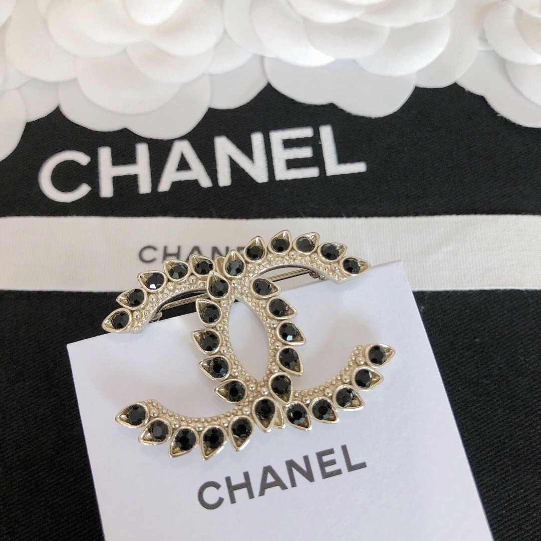 Brooch 432