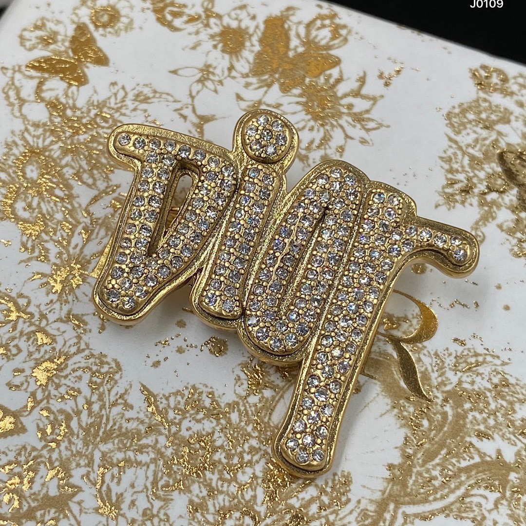 Brooch 440