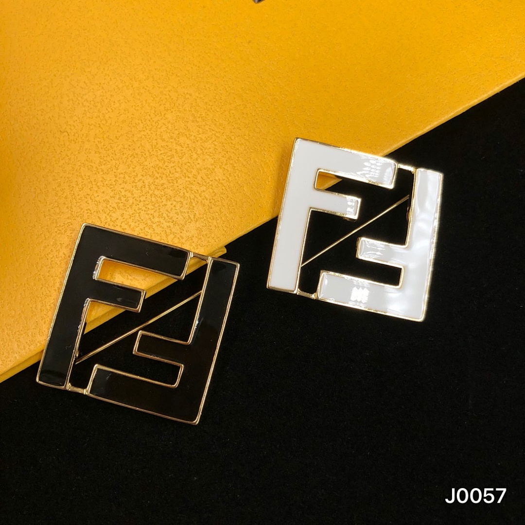 Brooch 451