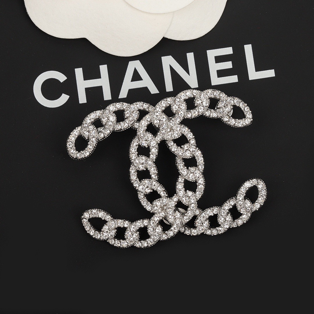 Brooch 460