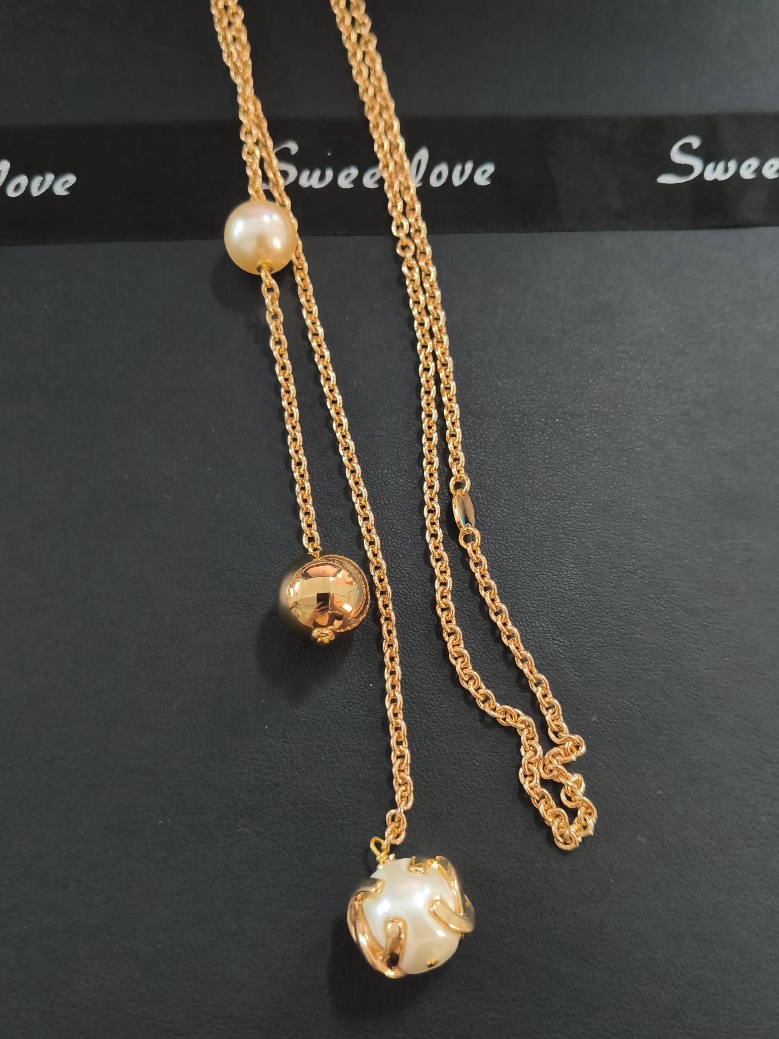 Delicate Pendant Necklace