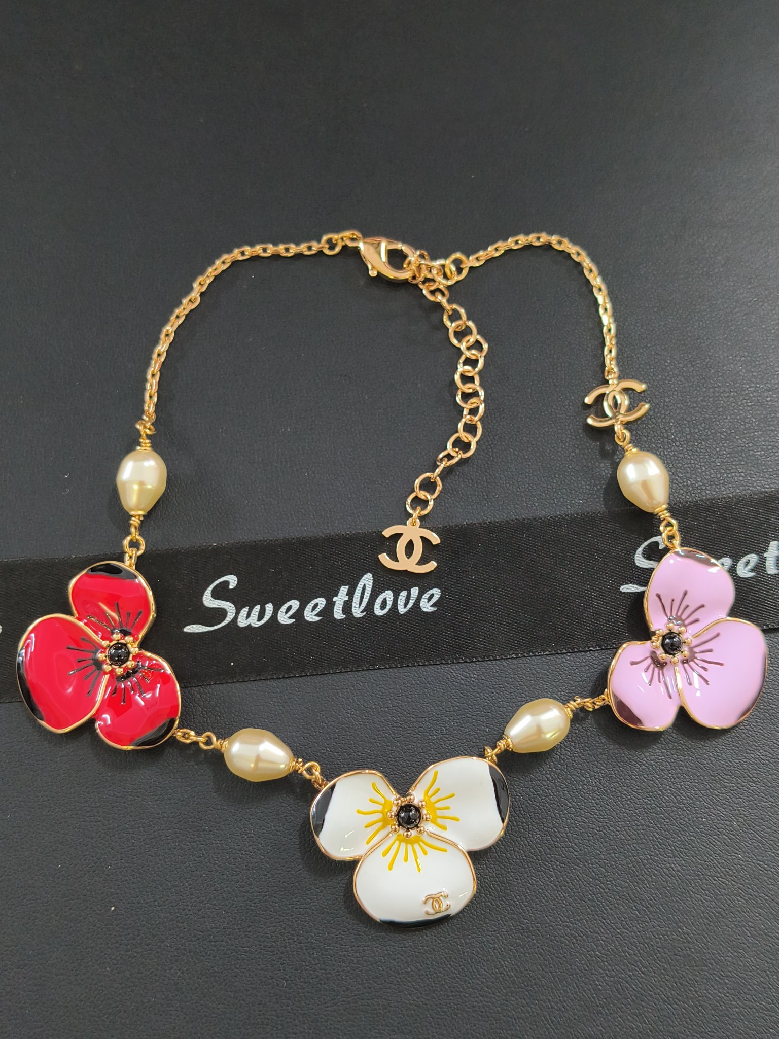 Classic Pearl Choker