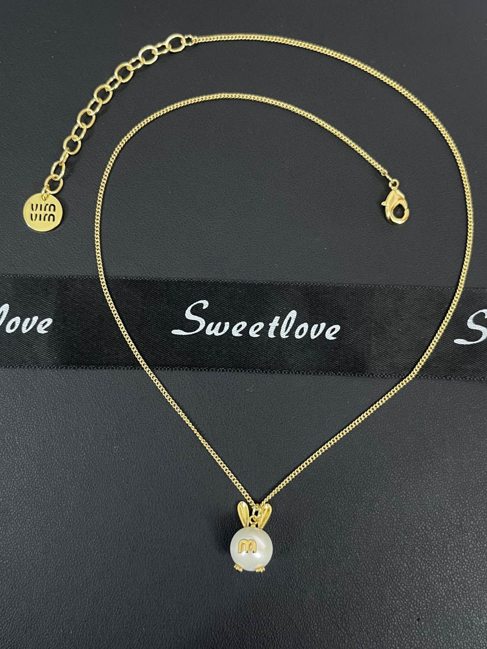 Delicate Pendant Necklace