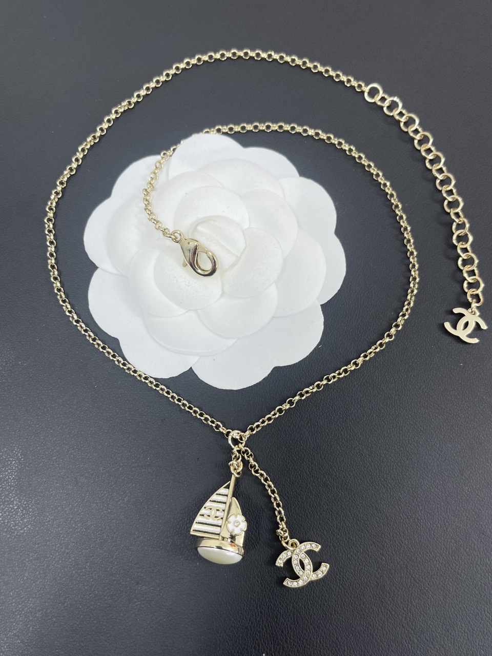 Heart Motif Necklace