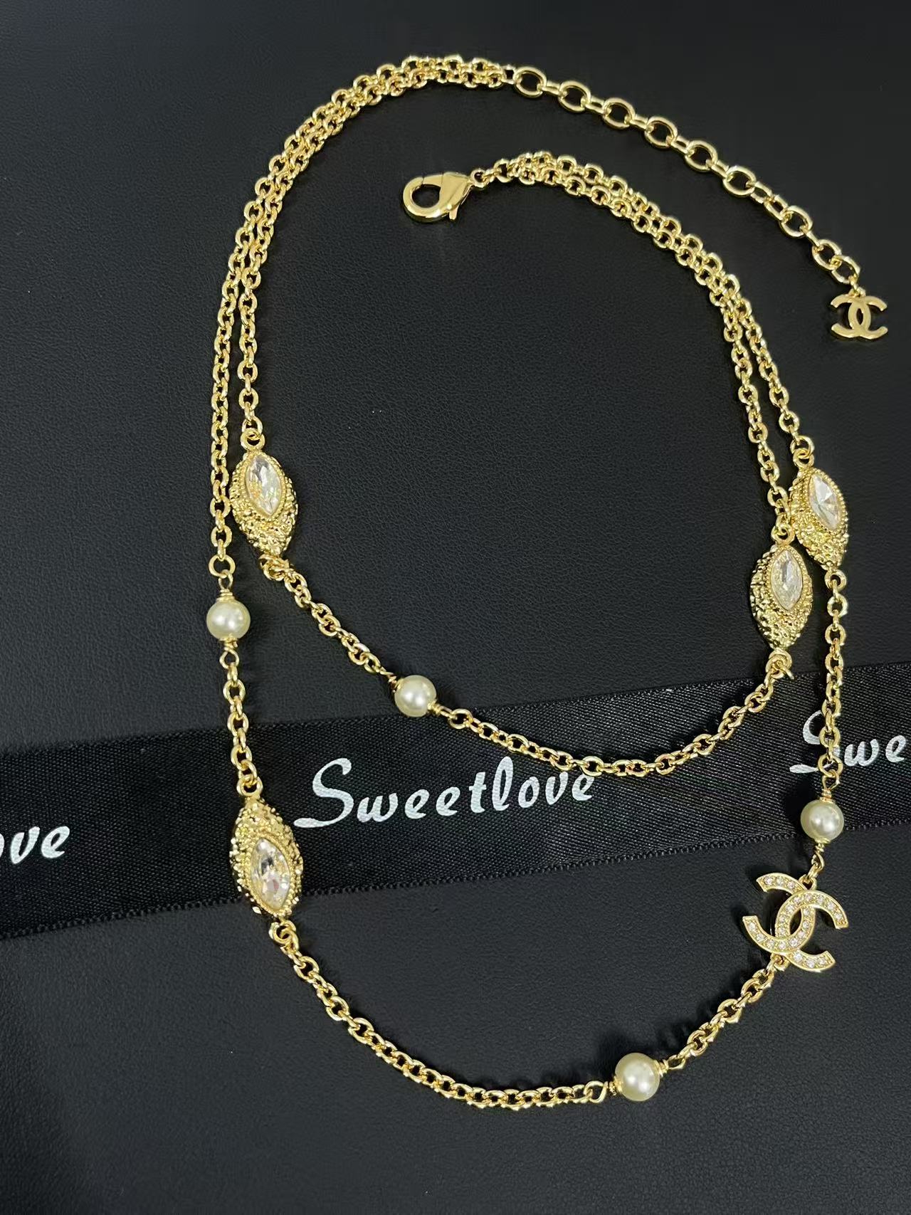 Pearl Pendant Necklace