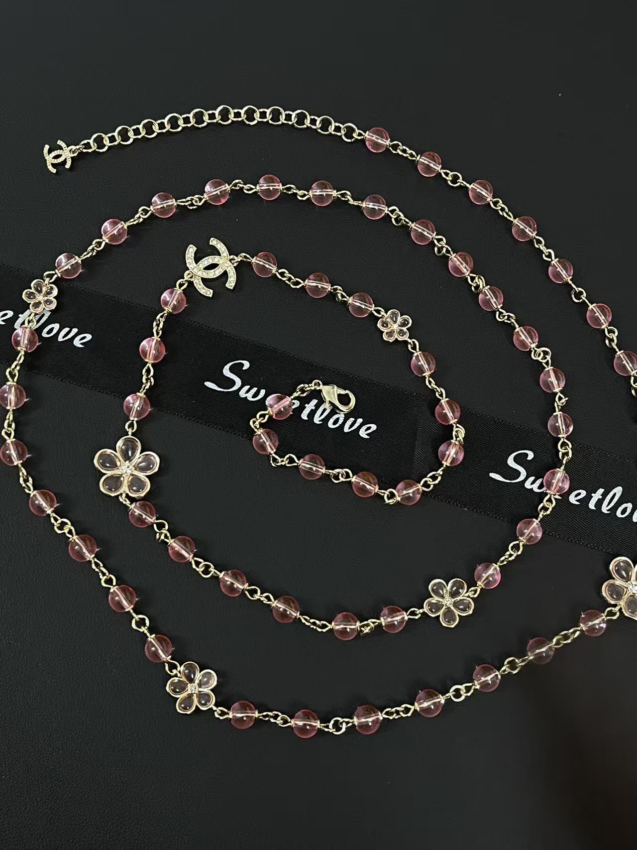 Oval Pendant Necklace