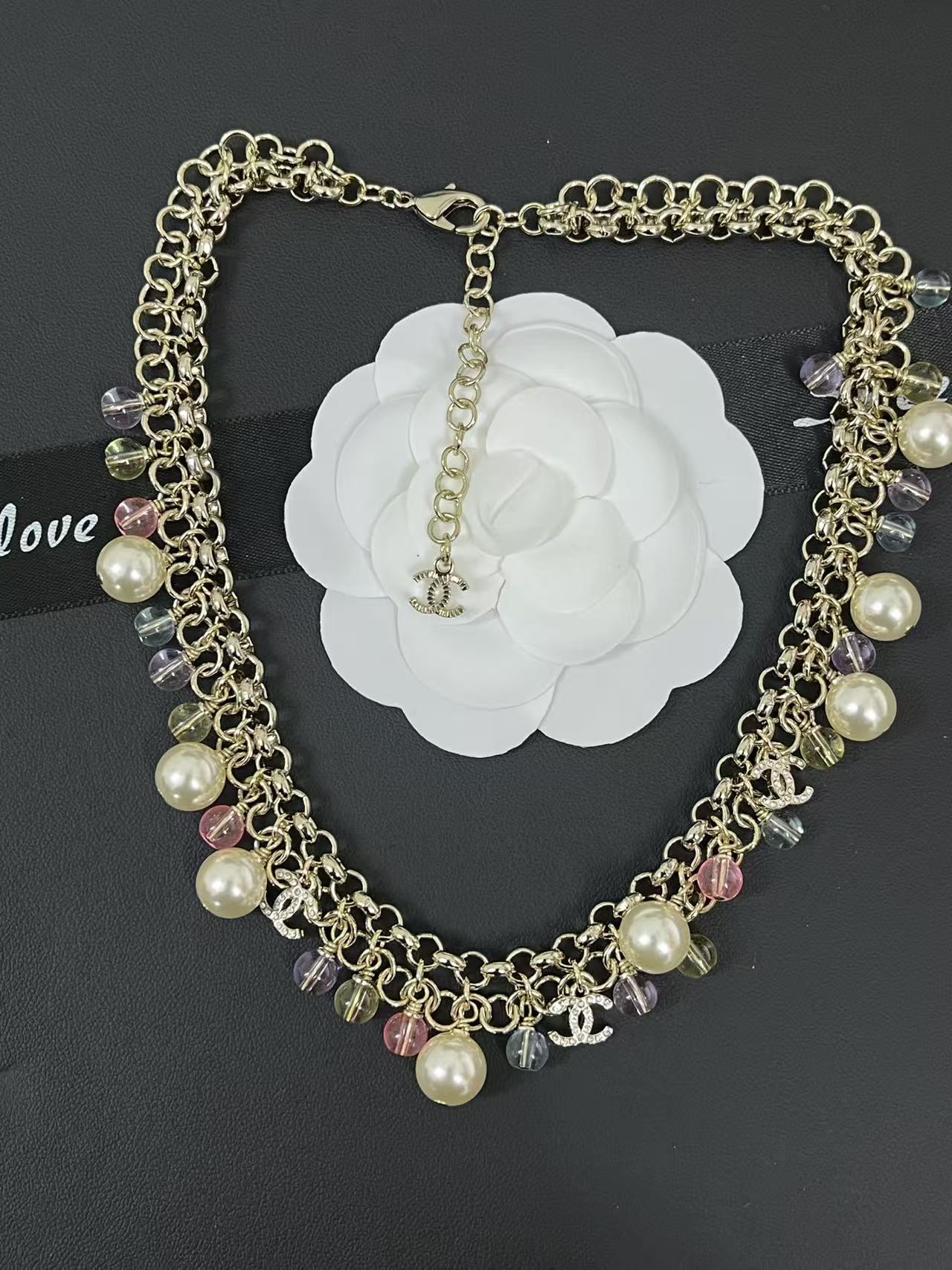 Delicate Pendant Necklace