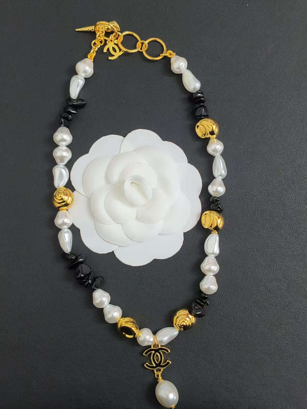 Cluster Pearl Necklace
