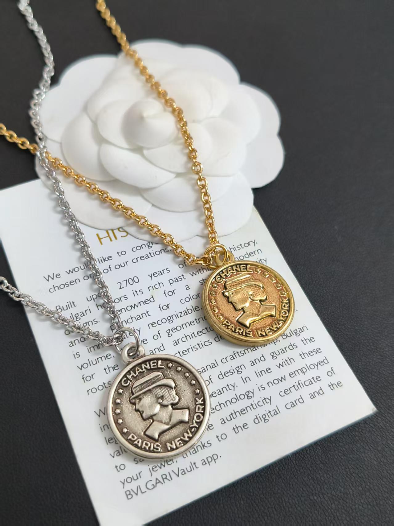 Camellia Motif Necklace