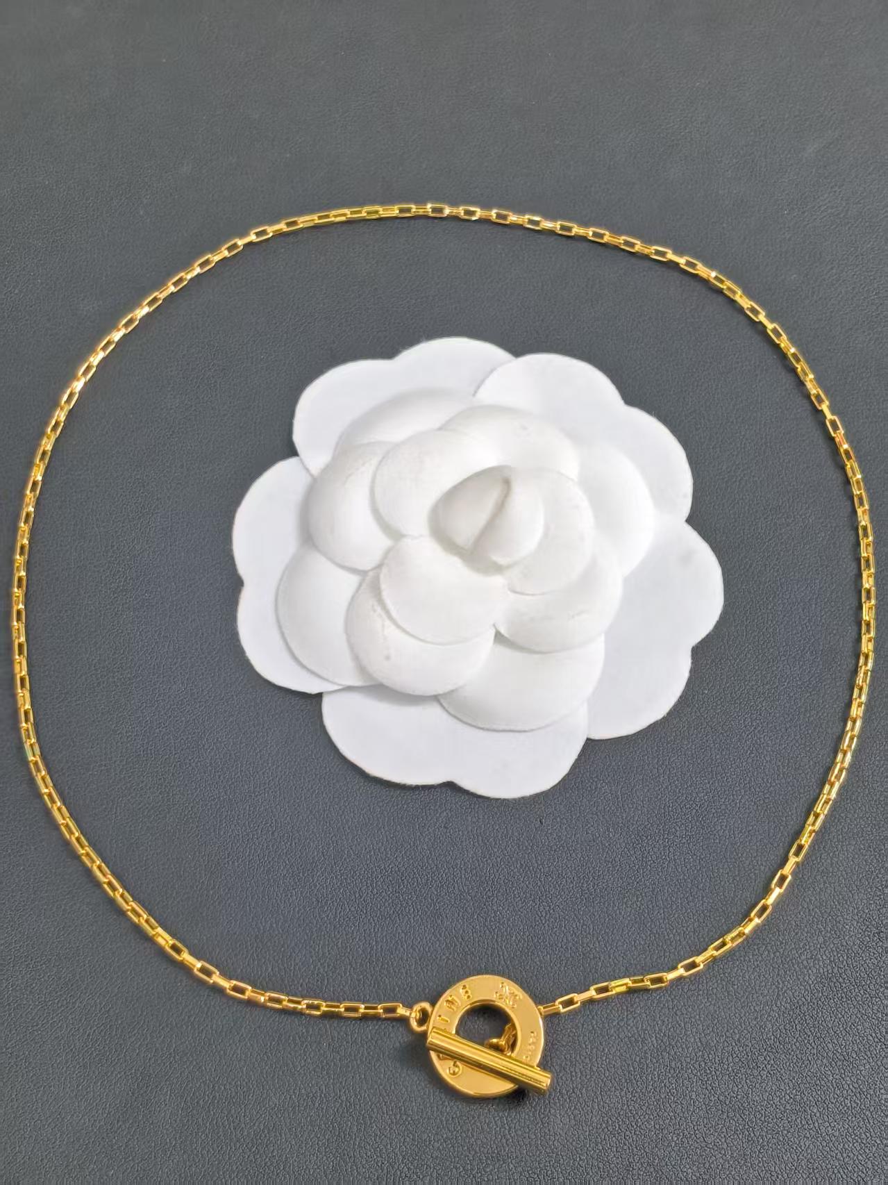 Pearl Pendant Necklace