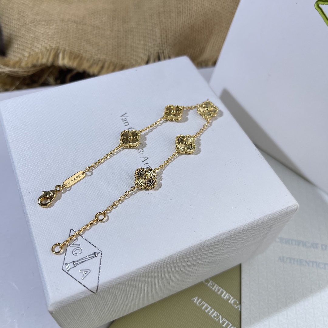 VCA Bracelet 2