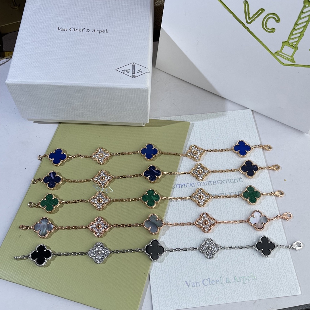 VCA Bracelet 20