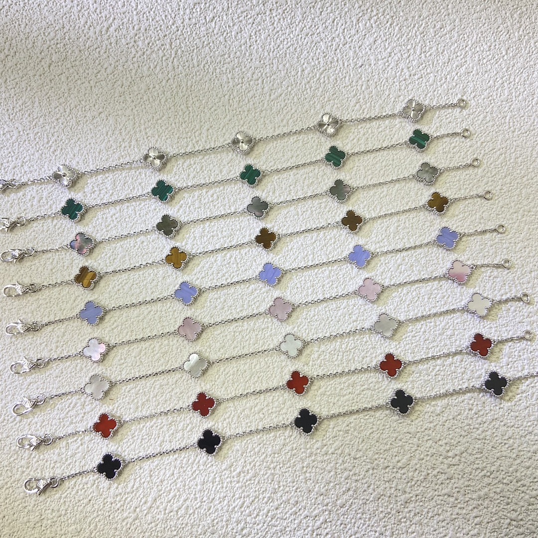 VCA Bracelet 47