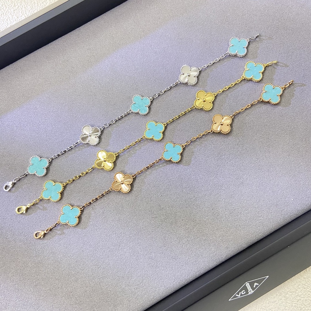 VCA Bracelet 48