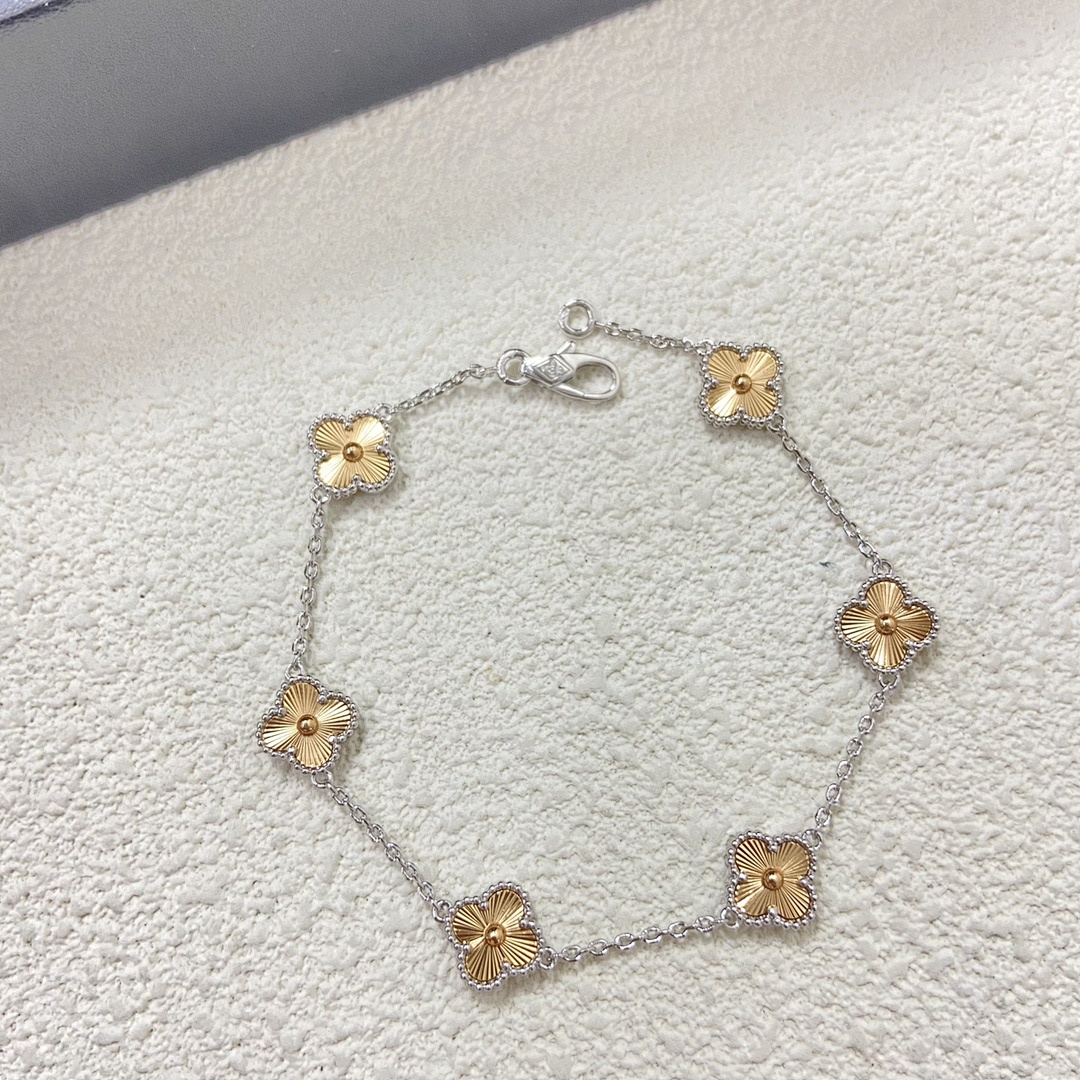 VCA Bracelet 51