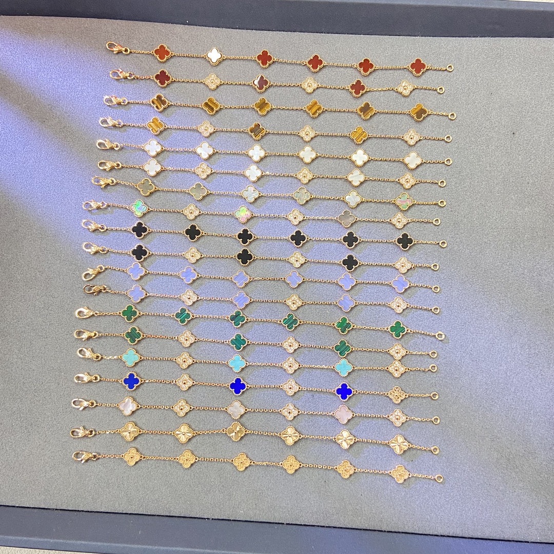 VCA Bracelet 53