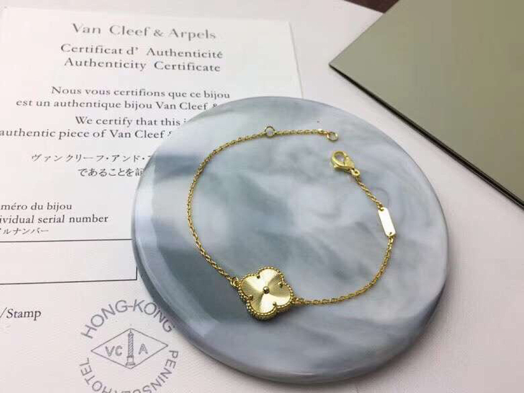 VCA Bracelet 58