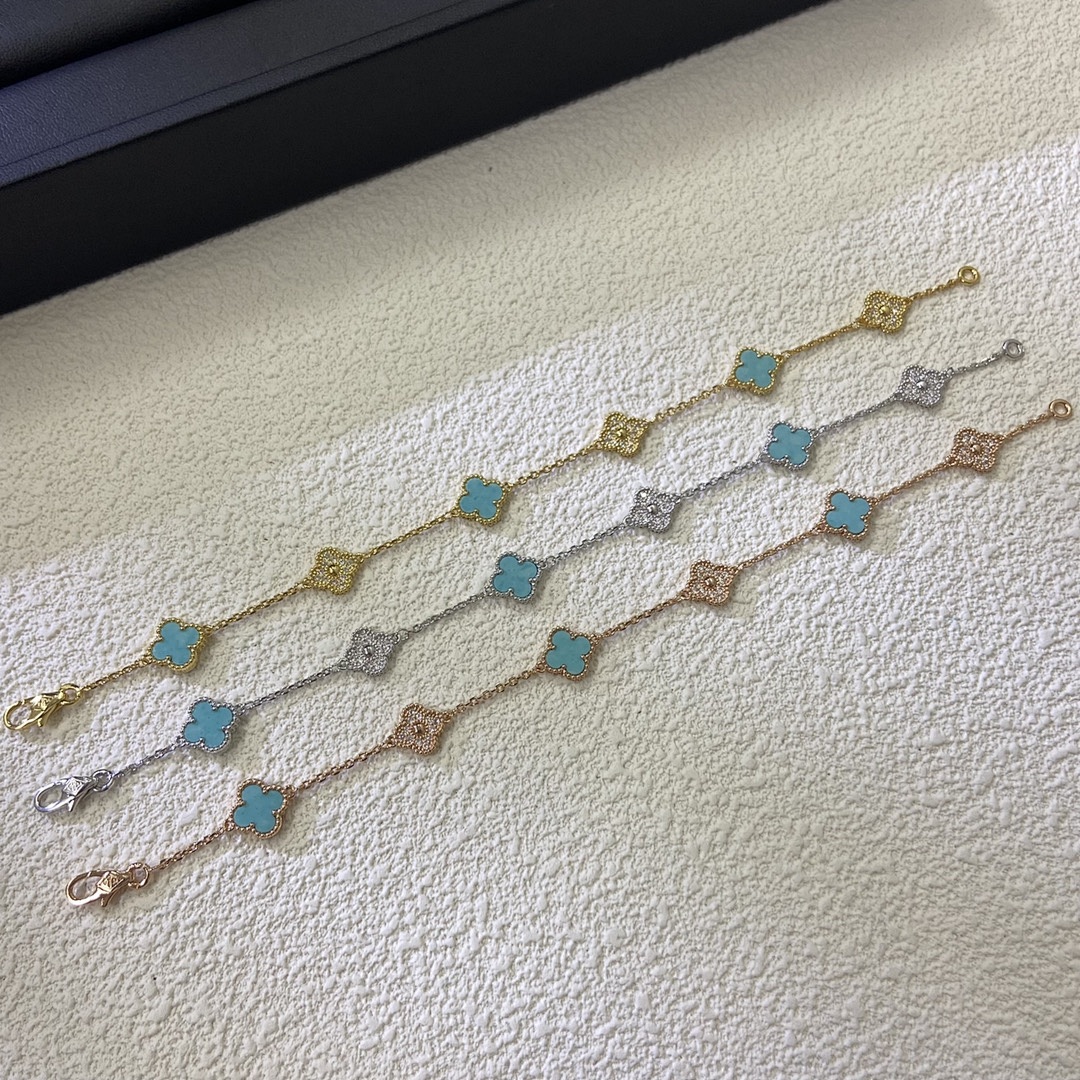 VCA Bracelet 70