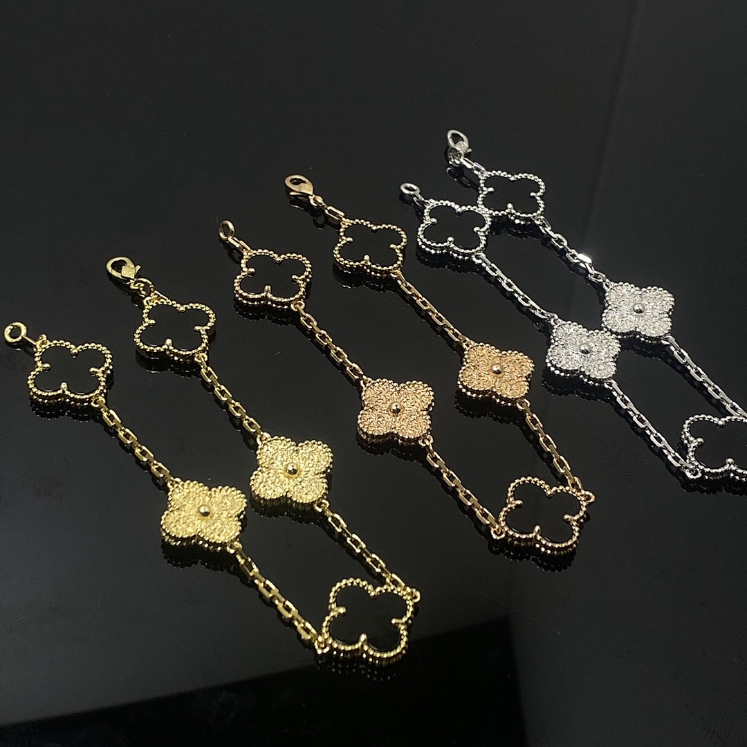 VCA Bracelet 74