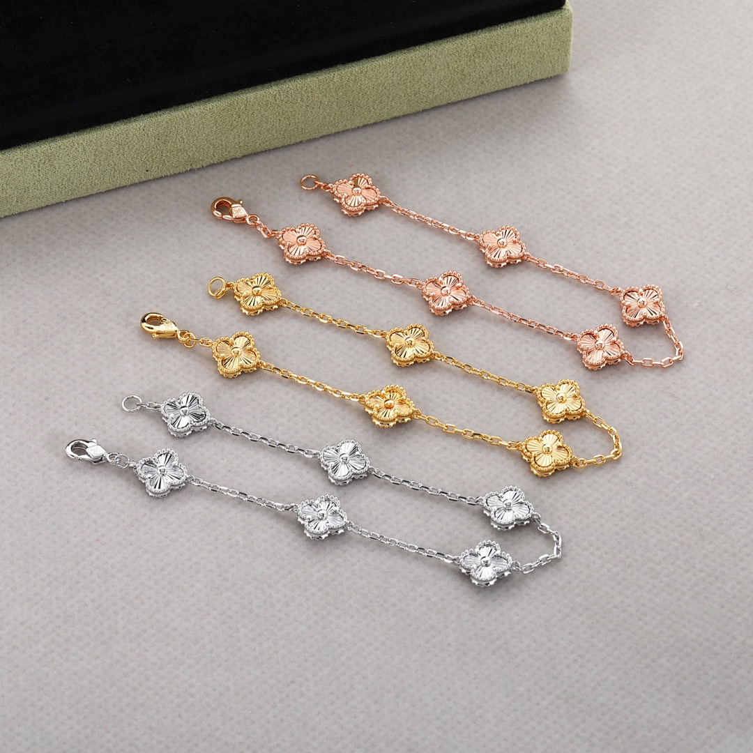 VCA Bracelet 88