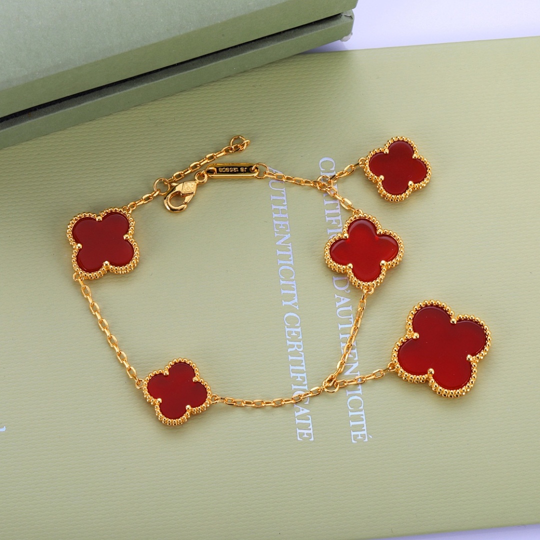 VCA Bracelet 94