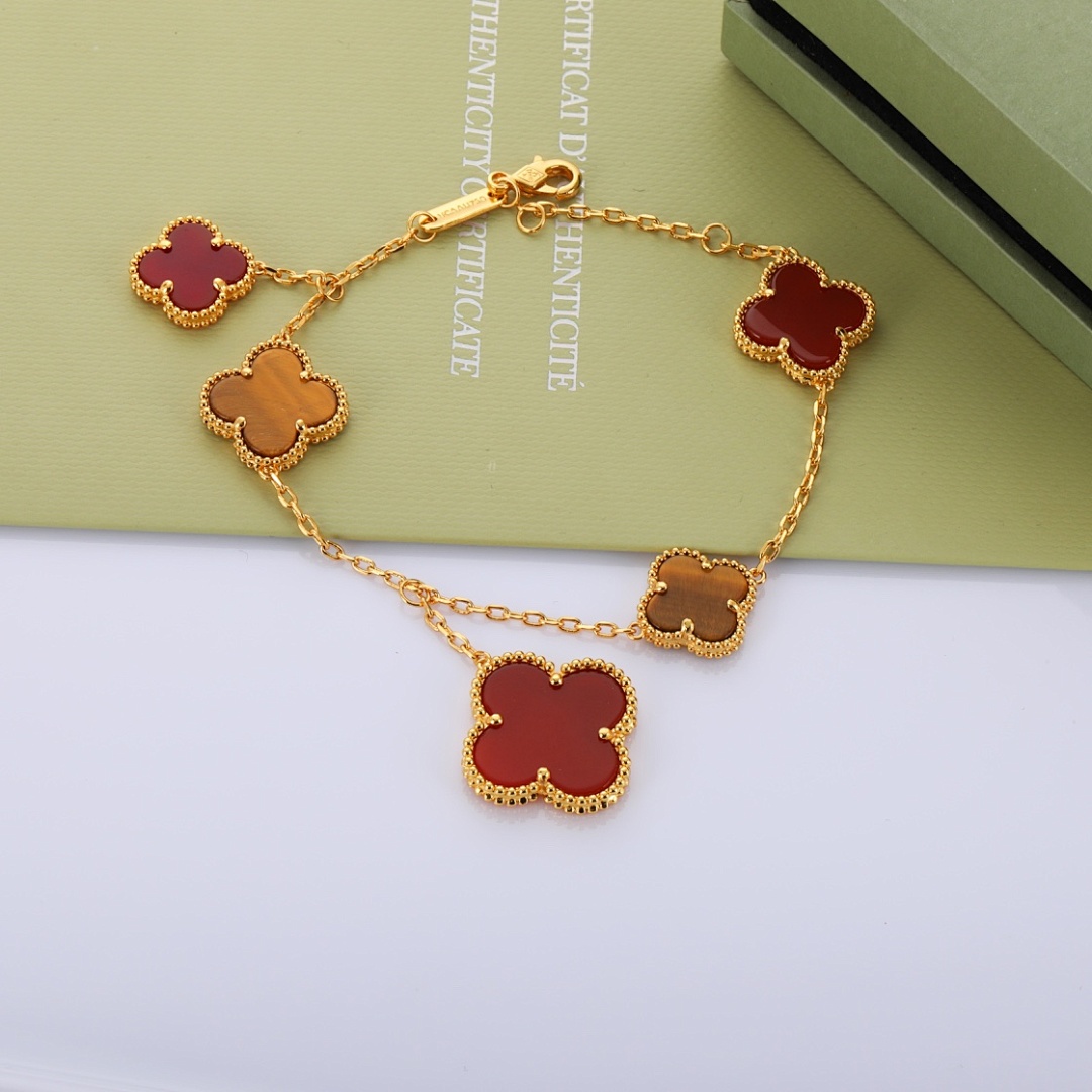 VCA Bracelet 96