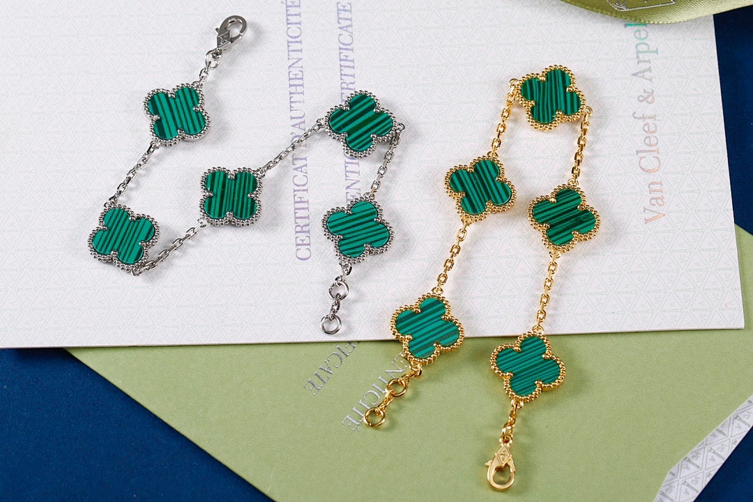VCA Bracelet 100
