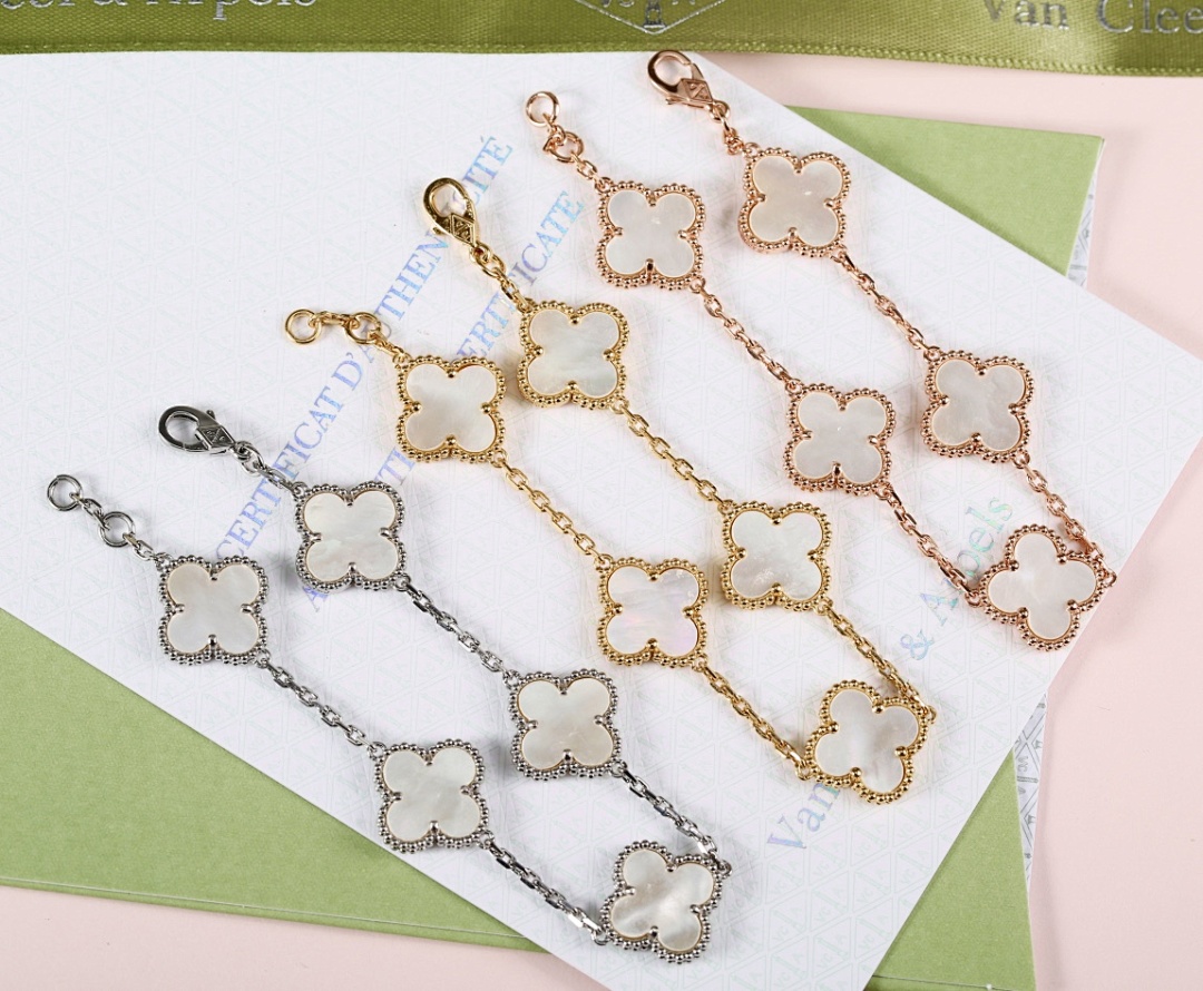 VCA Bracelet 170
