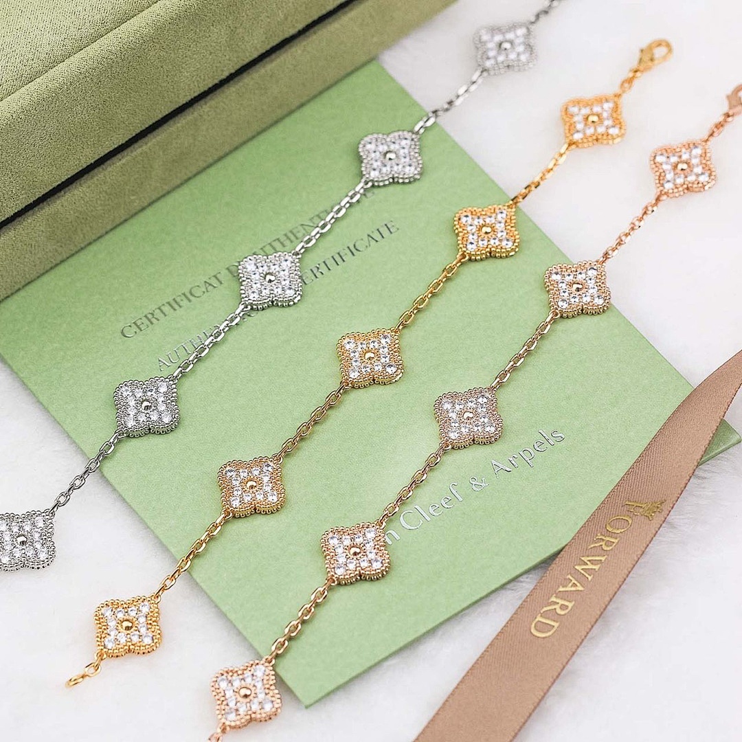 VCA Bracelet 183