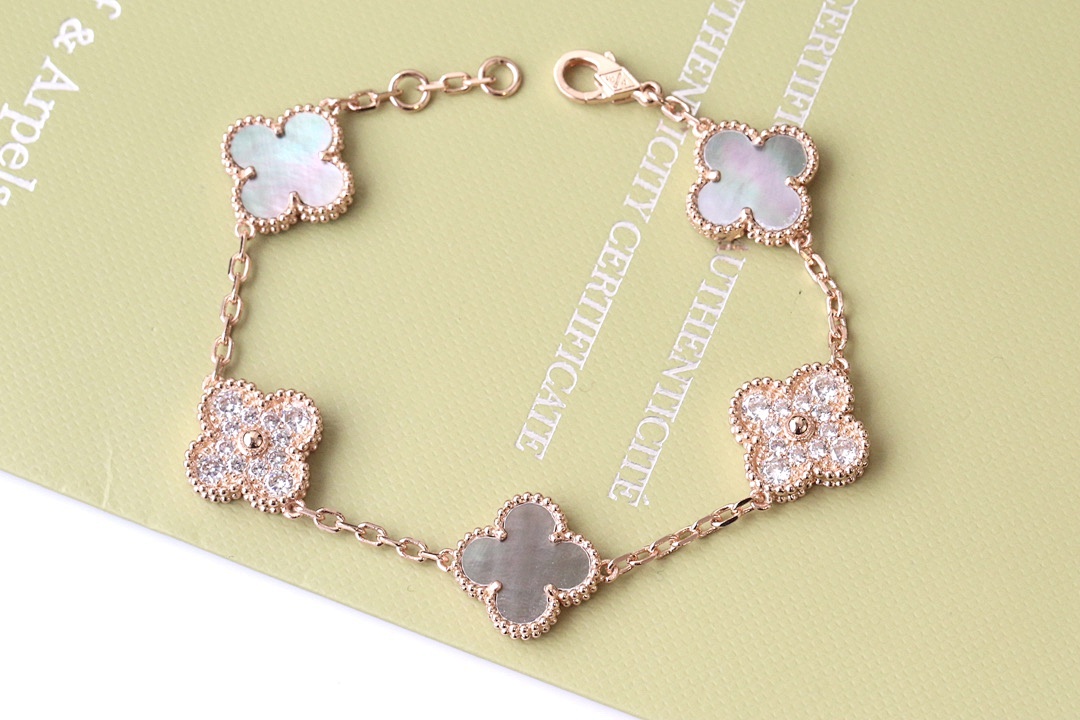 VCA Bracelet 269