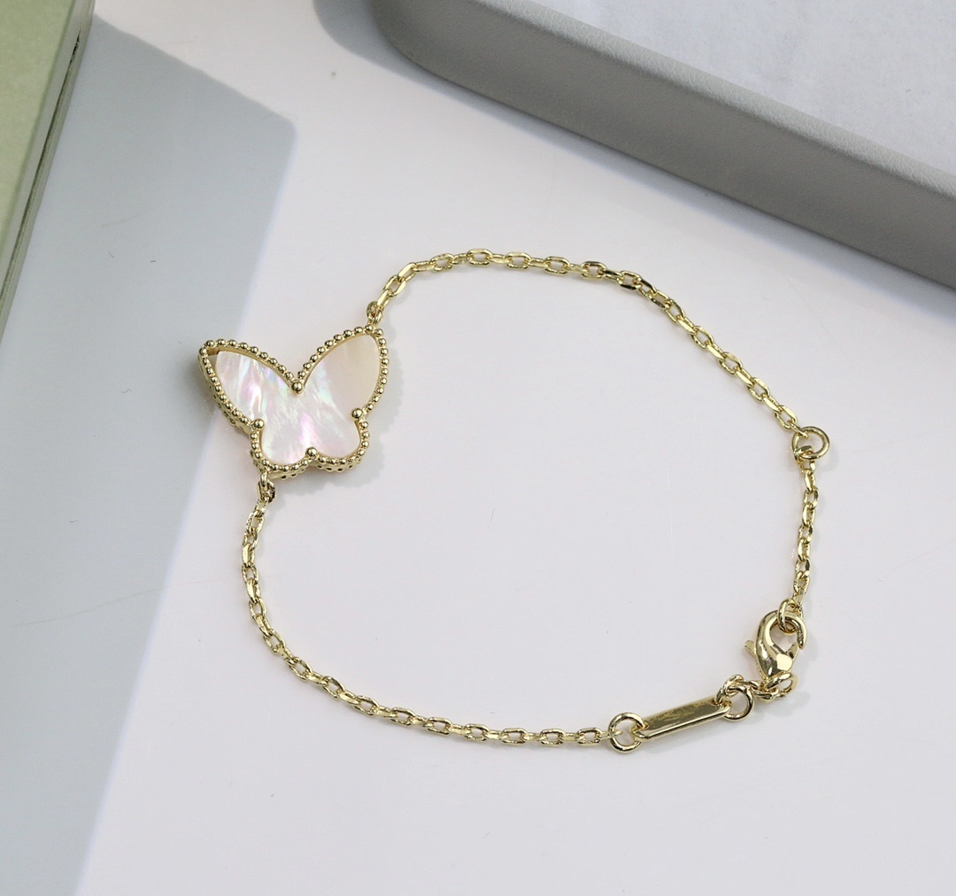 VCA Bracelet 271
