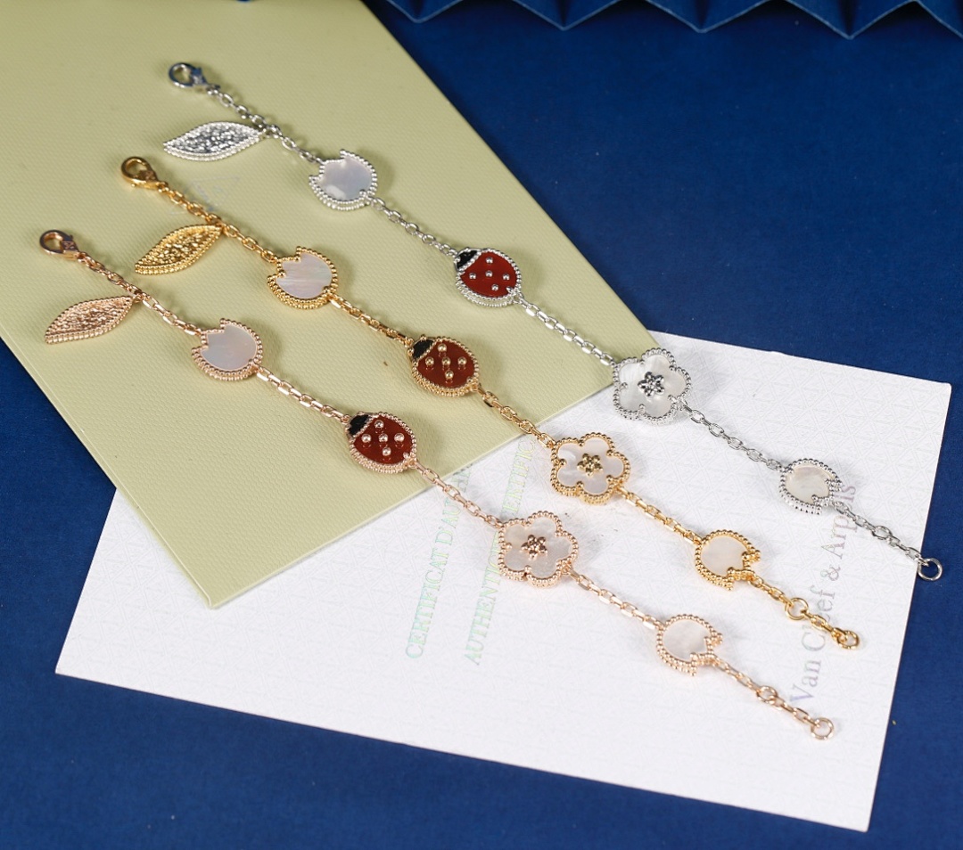 VCA Bracelet 283