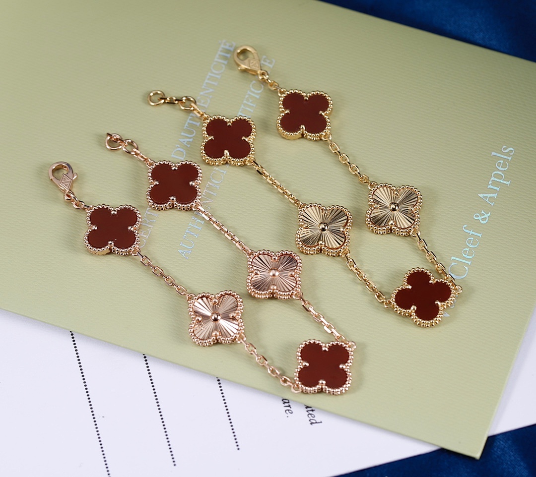 VCA Bracelet 292