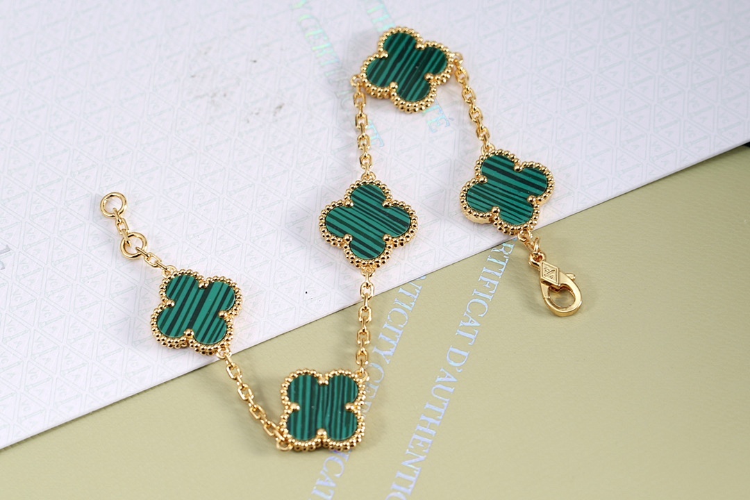 VCA Bracelet 296