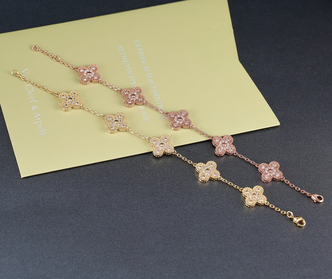 VCA Bracelet 306