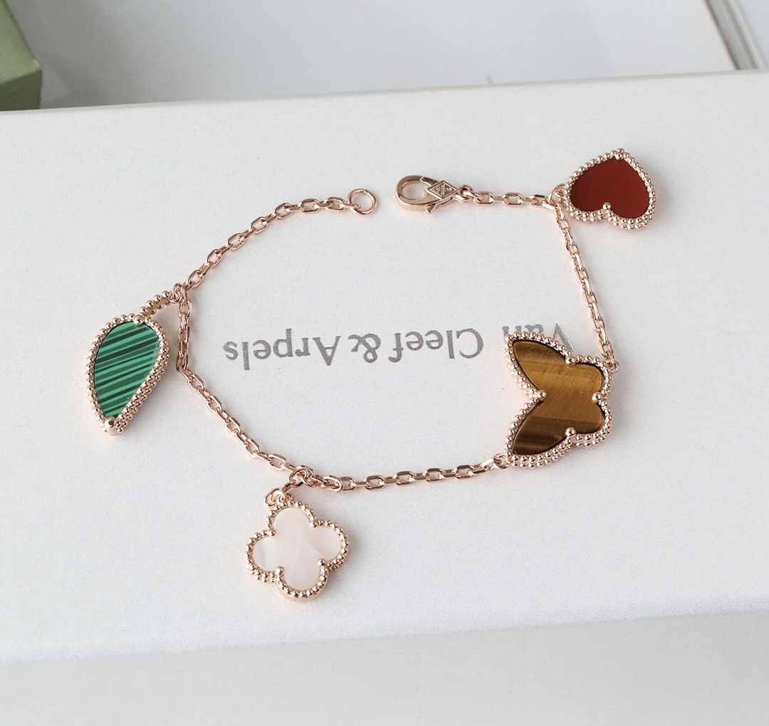 VCA Bracelet 340