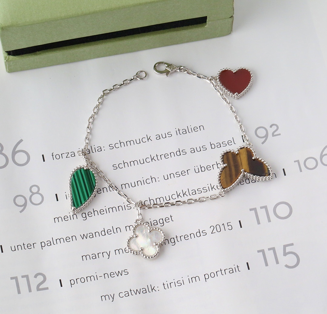 VCA Bracelet 341